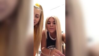 2 Teens Horny in Changing Rooms
