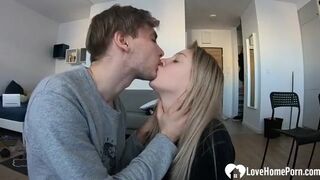 Kissing leads to an amazing blowjob