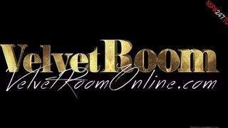 Velvet to you rubs her pussy in the tub xxx porn videos