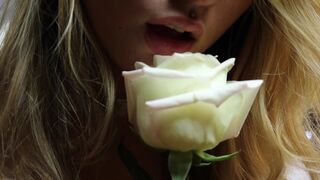 Lily Ivy - White Magic Artsy Orgasm