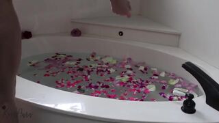 AuroraXoxo - Sensual Bath Tease