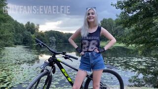 Evaelfie Relax day in awesome natural park with bicycle