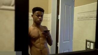 NEGRO RIES A MILF WITH A HUGE ASS AND GAINS EXPERIENCE