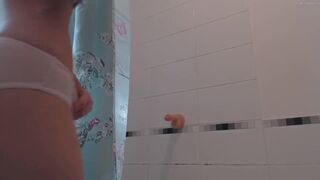 [ManyVids] MFC's MissReinaT - Fucking and sucking in the shower
