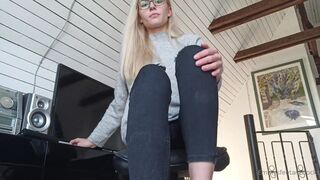 Emmyfeetandsocks Some Of My Old Videos Theyll Get Subtitles Very Soon & Ill Upload New Ones Very Soon To xxx onlyfans porn videos