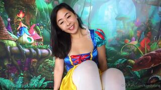 Kaedialang 12 50 Snow White S Jerk Off Instructions You Are A Tired Traveler Wandering Around In xxx onlyfans porn videos