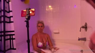 Sexybuffbabe w/ Goddessnadia From Our Impromptu Drop In Live Stream Bubble Bathing These Size 9 xxx onlyfans porn videos