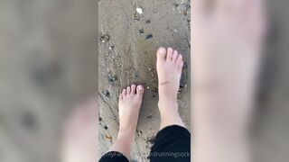 Usedrunningsock wandering in the waves xxx onlyfans porn videos
