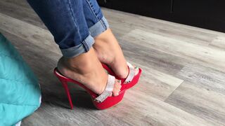 Veronicafeet dangling w/ my sexy red mules xxx onlyfans porn videos