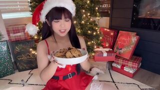 KittyxKum - Santa Needs Her Milk and Cookies