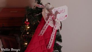 VallieBeuys aka MissBeuys - A Gift For Santa Solo Anal Masturbation Video