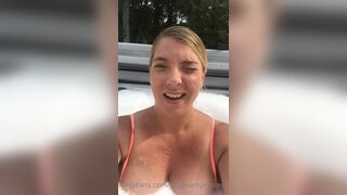 Pregnantprincess Hot tub & tits out Happy Friday xxx onlyfans porn videos