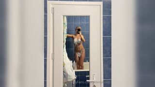 Jadeeyesvip i always love to play in the shower xxx onlyfans porn videos