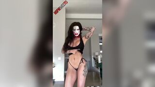 Viking Barbie Harley Quinn sucks the jokers cock so hot and one of my faves. snapchat premium porn videos